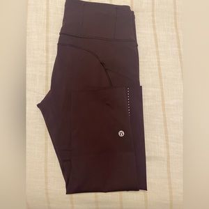 Lululemon crop workout bottoms